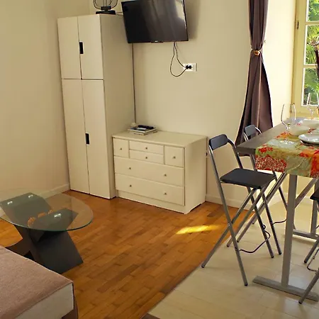Veronika Apartment